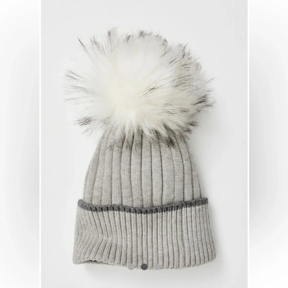 Free People ⛸️ Orbit Pom Beanie New with Tags 💎